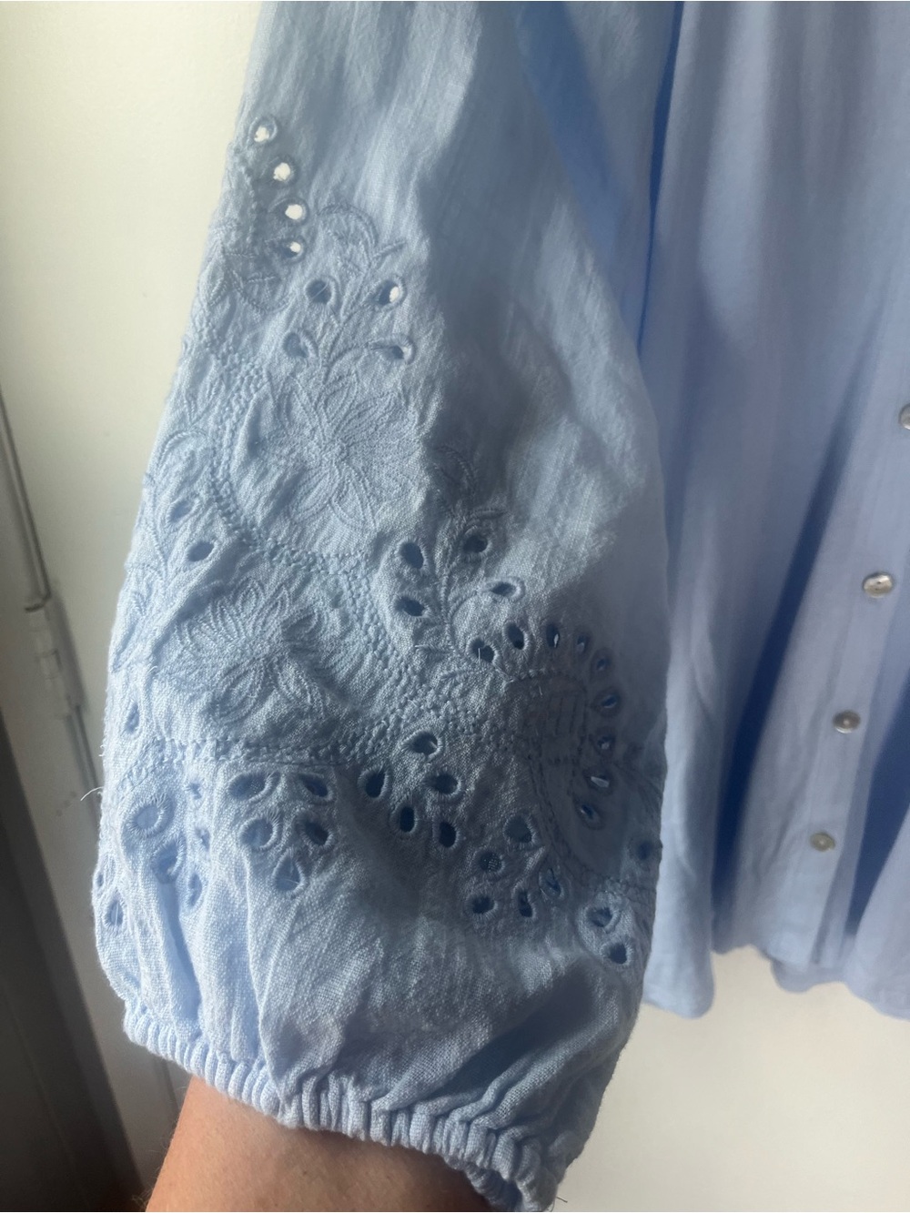 J..Jill Blue Button-Front Embroidered Sleeve Women's Top - Picture 4 of 8